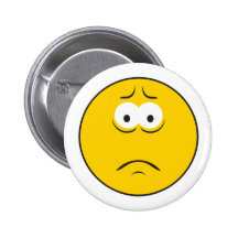 Visage souriant de froncement de sourcils triste badge avec épingle