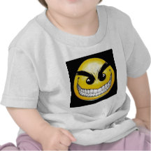 Visage souriant mauvais t-shirt