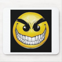 Visage souriant mauvais tapis de souris