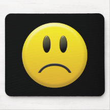 Visage souriant triste tapis de souris