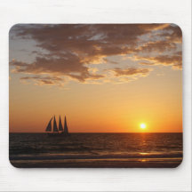 Voiles de coucher du soleil tapis de souris
