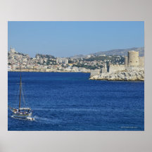 Voilier croisant par le d'If de château à Marseill Posters