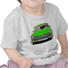 Voiture de Trabant en vert, Berlin T-shirt
