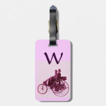 Voitures vintages recueillant le monogramme étiquettes pour bagages
