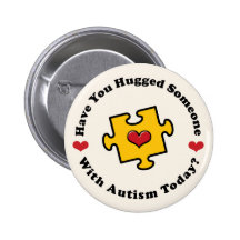Vous faites vous boutonner étreints quelqu'un avec badge
