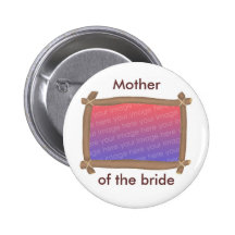 Vue de photo, mère de la jeune mariée, bouton badge