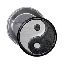 Yin en cuir et en acier Yang Badge