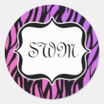Zèbre pourpre/rose chaud barre le monogramme autocollant