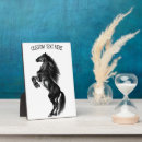 Recherche de cheval plaques Mustang