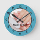 Recherche de ongles horloges Salon
