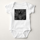 Recherche de simple bébé vêtements Abstrait