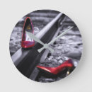 Recherche de talon haut horloges Rouge