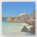 Recherche de roches rocheuses dessous de verres Côte rocheuse