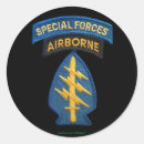 Recherche de bérets verts autocollants Forces spéciales