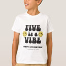 Recherche de cinq tshirts Pour elle