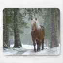 Recherche de cheval et forêt tapis souris Hiver