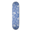 Recherche de coquillage skateboards Bord de la mer