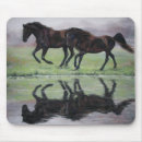 Recherche de cheval noir tapis souris Étalon