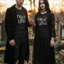 Recherche de crâne rouge vêtements Noir