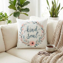 Recherche de gentillesse décoration coussins Pour elle