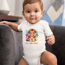 Recherche de portrait bébé vêtements Faune