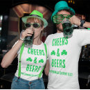 Recherche de jour vert de bière tshirts Pour elle