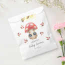 Recherche de champignon tombe Forêt