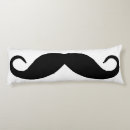 Recherche de moustaches coussins Toute personne