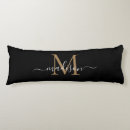 Recherche de coussins longs Monogramme
