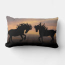 Recherche de de silhouette coussins Cheval