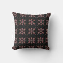 Recherche de fleur de mandala coussins Élégant