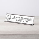 Recherche de avocat porte noms Don d'avocat