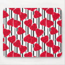 Recherche de coeur rouge tapis souris Noir et blanc