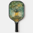 Recherche de arbre magique Jeune fille