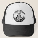 Recherche de pyramide casquettes Illuminati