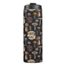 Recherche de mushroom tasses Forêt
