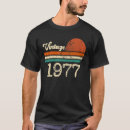 Recherche de vintage 1977 tshirts Fait