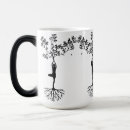 Recherche de pose de yoga tasses Noir et blanc