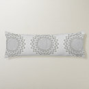 Recherche de fleur de mandala coussins Pour elle