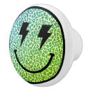 Recherche de yeux boutons et poignées de porte Vert