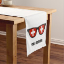 Recherche de drapeau suisse table linges Voyage