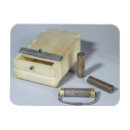 Recherche de bronze magnets Antique