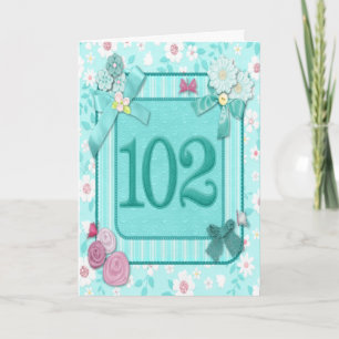 102nd carte d'anniversaire avec des fleurs