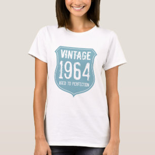 1964 ont vieilli au T-shirt de perfection pour les