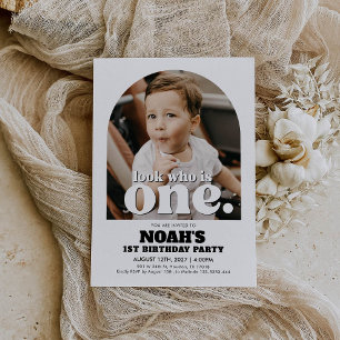 1er Anniversaire Invitation Regardez qui est une i