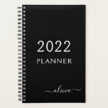 2022 Noir Blanc Féminin Monogramme Nom Moderne<br><div class="desc">2022 Blanc et Noir Monogramme Ajoutez Votre Propre Nom Script Planificateur de Mariage et Événement de Calendrier 2022. C'est le cadeau idéal pour un 16e anniversaire, un mariage, une douche de mariée, un anniversaire de mariage, une baby shower ou une soirée d'enterrement de vie de jeune fille pour quelqu'un qui...</div>