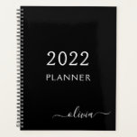 2022 Noir Blanc Script Monogramme Nom Moderne<br><div class="desc">2022 Monogramme blanc et noir Ajoutez votre propre nom de script Planificateur d'événements de mariage de calendrier 2022. Cela fait le parfait anniversaire 16 ans, mariage, douche de mariée, anniversaire, douche de bébé ou cadeau de fête de bachelorette pour quelqu'un qui aime le luxe glamour et les styles chics.</div>