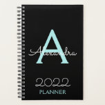 2022 Turquoise Aqua Blue Monogram noir élégant<br><div class="desc">2022 Turquoise Aqua Blue et Black Monogram Nom et Initiale Spiral Carnet Planner. Cela rend le cadeau parfait pour 16 ans,  mariage,  douche nuptiale,  anniversaire,  baby shower ou bachelorette pour quelqu'un qui aime le luxe glam et les styles chic.</div>