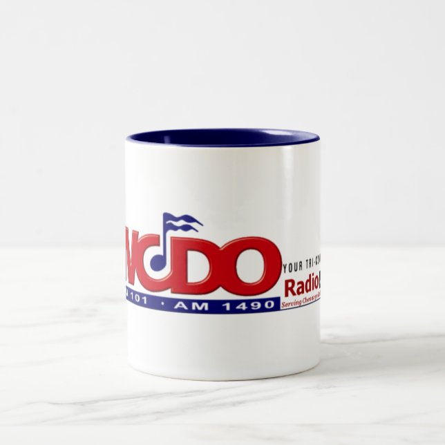 2 Couleurs A20 - tasse de café de WCDORadio.com (Centre)