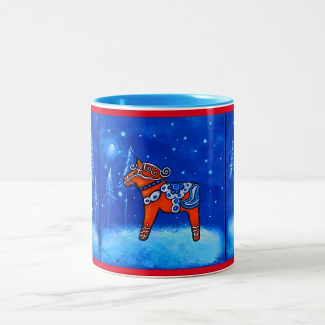 2 Couleurs Chevaux de Dala dans la tasse d'hiver (Centre)